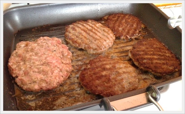 Cutlets from minced meat with hamburger’s sauce